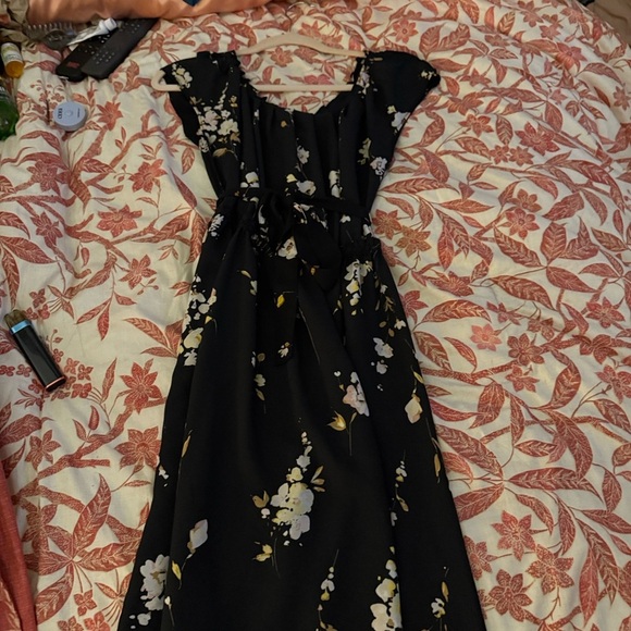 LC Lauren Conrad Black Floral Midi Dress - Picture 2 of 6
